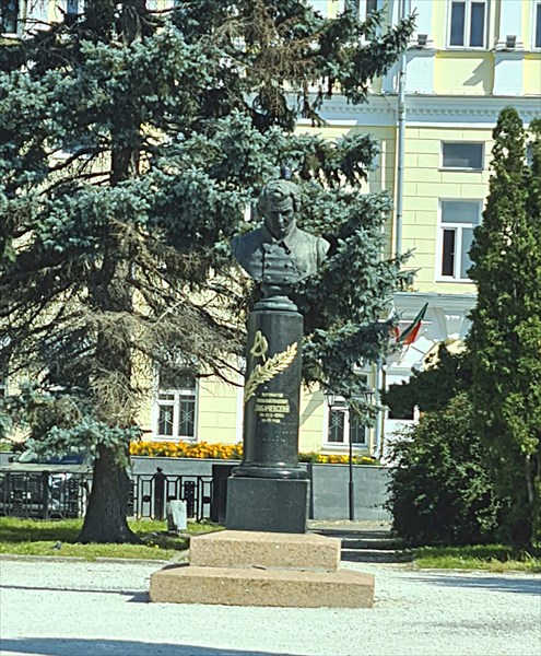 065-Памятник Лобачевскому